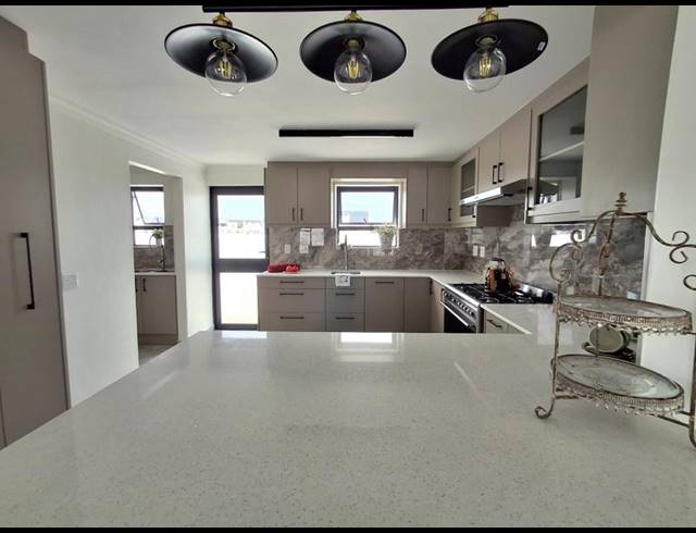 3 BEDROOM HOUSE FOR SALE IN BRITANNIA BAY